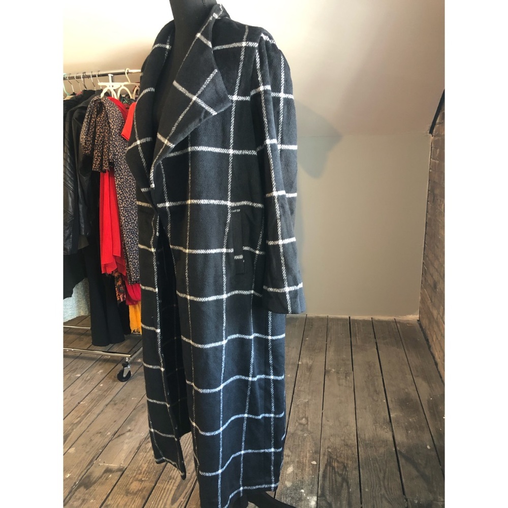 BRAND NEW Drape Collar Grid Longline Coat